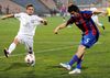 Georgian Tobă (stânga), în duel cu Pablo Brandan la Steaua - Unirea Urziceni, în 2011 Foto: SportPictures