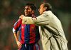 Gică Hagi, primind sfaturi de la Johan Cruyff la Barcelona Foto: Imago