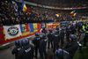 Jandarmi în fața ultrașilor pe 15 noiembrie 2024, la finalul jocului contra Kosovo Foto: Imago