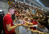 David Popovici, autografe la Campionatul Național. Foto - Raed Krishan  (2).jpg