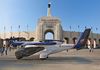 Avioneta Midnight eVTOL, în fața stadionului LA Coliseum Foto: X Archer Aviation