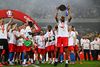 Jucătorii FCSB au primit trofeul și medaliile de campioni. FOTO: Raed Krishan / GOLAZO.ro