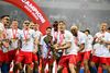 Jucătorii FCSB au primit trofeul și medaliile de campioni. FOTO: Raed Krishan / GOLAZO.ro
