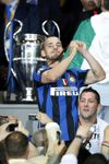 Sneijder și trofeul Ligii cucerit în 2010 Foto: Imago