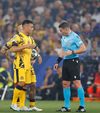 Istvan Kovacs, discuție cu Lautaro Martinez, căpitanul lui Inter Foto: Imago