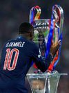 Ousmane Dembele și trofeul Ligii Campionilor Foto: Imago