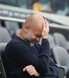 Una dintre clipele în care Pep Guardiola a rămas singur la City. Foto: Imago