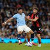 Zabarnyi (dreapta), în duel cu Marmoush, atacantul lui Manchester City Foto: Imago