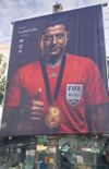 „Felicitări, trădătorule!”    FOTO.  Scandal imens în Iran, după Mondialul Cluburilor! Ce i-au făcut arbitrului de la finală după ce   a dat mâna cu Trump
