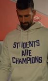 Nocak Djokovic și hanoracul pe care scrie „Studenții sunt campioni”. Foto: Captură, Instagram, @sport.klub