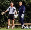 2004. Sepp, antrenorul de portari, și Oliver Kahn, goalkeeperul naționalei Germaniei Foto: Imago