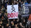 Cum a fost ironizat Doni de fanii lui Juventus Foto: Imago
