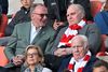 Uli Hoeness (dreapta, în spate) și Karl-Heinz Rummenigge vin și azi pe „Allianz Arena”. Au fost mult timp președintele și directorul general al lui Bayern, după ce au fost și jucători Foto: Imago
