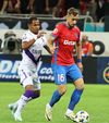 Caio Fereira (stânga), în meciul cu FCSB/ Foto: sportpictures.eu
