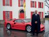 Lewis Hamilton alături de un Ferrari F40 FOTO: IMAGO
