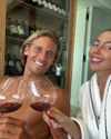 Marcos Llorente și iubita sa, în timp ce consumă vin evaluat la 22.000 de euro. Foto: Instagram, @marcosllorente