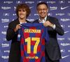 Griezmann și Bartomeu, la prezentarea francezului în tricoul Barcelonei, pe 14 iulie 2019 Foto: Imago