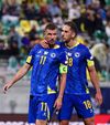 Căpitanul Dzeko (stânga), alături de stoperul Katic, după Cipru - Bosnia 2-2 Foto: Imago