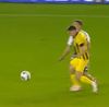 Arbitrul a crezut că Marin l-a călcat pe picior pe jucătorul lui AEK Foto: Captură TV