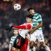 Shaqueel van Persie (în stânga), fiul în vârstă de 19 ani al antrenorului lui Feyenoord, la 1-3 cu Celtic acasă, ultimul meci al roș-albilor în Europa League Foto: Imago
