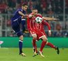 Alexandru Chipciu în duel cu Franck Ribery. FOTO: Imago