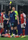 Arbitrul nu va mai avea decizie totală la al doilea cartonaș galben Foto: Imago