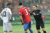 Echipamentul arbitrilor în prima repriză/ Foto: sportpictures.eu