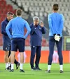 Lucescu, la antremament, cu jucătorii lui Dinamo Kiev Foto: Imago