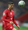 Lewandowski, mereu cu ochii la minge, un vânător al careurilor Foto: Imago