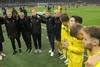 Knutsen, în mijlocul jucătorilor și antrenorilor lui Bodo/Glimt, după 2-1 cu Inter Foto: Imago