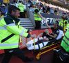Xavi Simons, pe targă, după accidentare. Foto: Imago