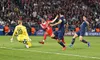 Și aici a fost aproape de gol Olise în acest PSG - Bayern. Foto: Imago