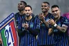 Lautaro și Hakan, în prim-plan. Fericiți la sfârșitul sezonului. Campionii Italiei. Foto: Imago