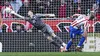 Radu, respingând spectaculos călcâiul lui Sorloth la Atletico - Celta 0-1. Foto: X
