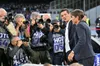 Chivu a încercat să-l facă să zâmbească pe Conte în fața fotografilor, pe 25 octombrie 2025, înainte de Napoli - Inter 3-1, în Serie A. Foto: Imago