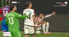 Momentul când Andrei Rațiu s-a așezat pe minge pentru ca jocul să fie oprit. Foto: captură Prima Sport