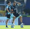 Selecționerul Lionel Scaloni (stânga) și asistentul Walter Samuel. Foto: Imago