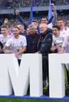 Lucescu și Zabarnyi (primul din dreapta), după ce au cucerit titlul în Ucraina cu Dinamo Kiev, în 2021. Foto: Imago