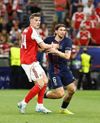 Zabarnyi, marcaj strâns la Gyokeres în finala Ligii Campionilor. Foto: Imago