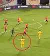 Gestul lui Ianis Hagi, medalion, când a văzut că Screciu a ales să centreze spre Louis Munteanu (captură video) 