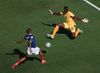 Momentul în care Barcola ridică mingea peste Mendy și înscrie FOTO Imago