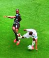 Momentul în care Ismael Kone și-a rupt piciorul în meciul cu Qatar. Foto: captură Antena 1