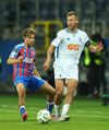 Yarmolenko (dreapta), sezonul trecut, la 0-2 cu Crystal Palace, echipa care avea să câștige Conference League. Foto: Imago