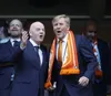 Televiziunile care transmit Mondialul „trebuie” să-l arate pe Gianni Infantino în timpul meciurilor. Aici, alături de regele Țărilor de Jos, Willem-Alexander. Foto: Imago