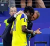 Potter l-a făcut să înțeleagă pe Elanga că Suedia e calificată. Foto: Imago