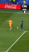 Kylian Mbappe a refuzat să dea mâna cu Orlando Gill la finalul meciului Parguay - Franța Foto captură X .jpeg