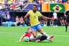 Nu poate fi decât penalty la un asemenea fault, Ajer contra Cunha! Foto: Imago