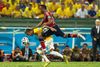 Lovit în spate de Zuniga, la 2-1 contra Columbiei, în „sferturile” CM 2014. Accidentare gravă, final de Mondial