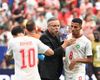 Mohamed Ouahbi, la CM 2026, într-o discuție cu mijlocașul Azzedine Ounahi. Foto: Imago