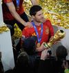 Xabi Alonso și trofeul mondial, în 2010. Foto: Imago